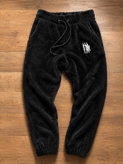 Calça Mahe Peluciada Preta Logo