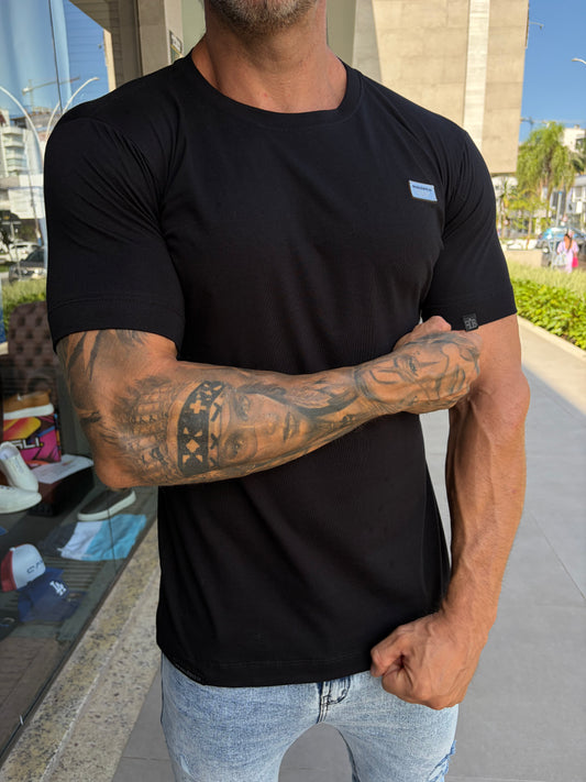 Camiseta Slim Aplique Retangular Preta