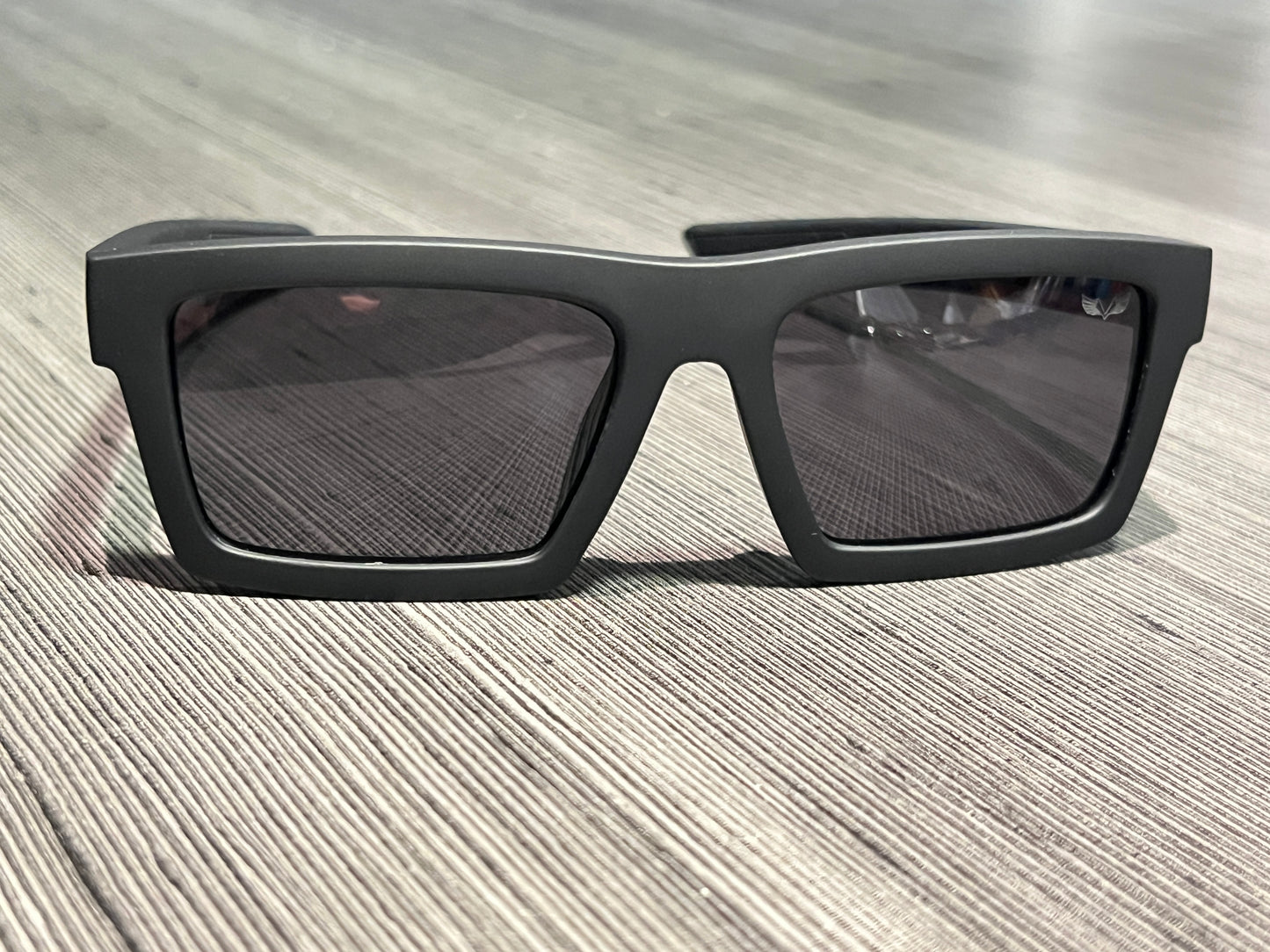 Óculos de Sol Emborrachado Black Red