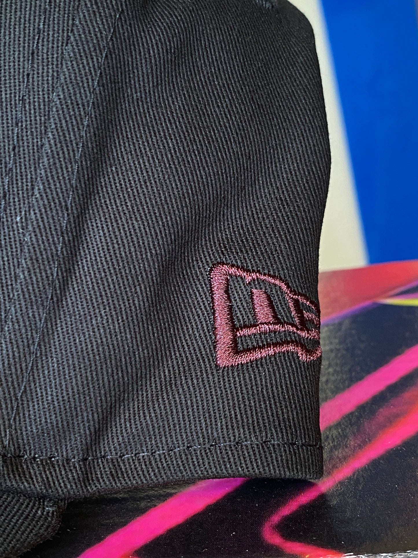 Boné New Era NY Eframe Truker Black Red