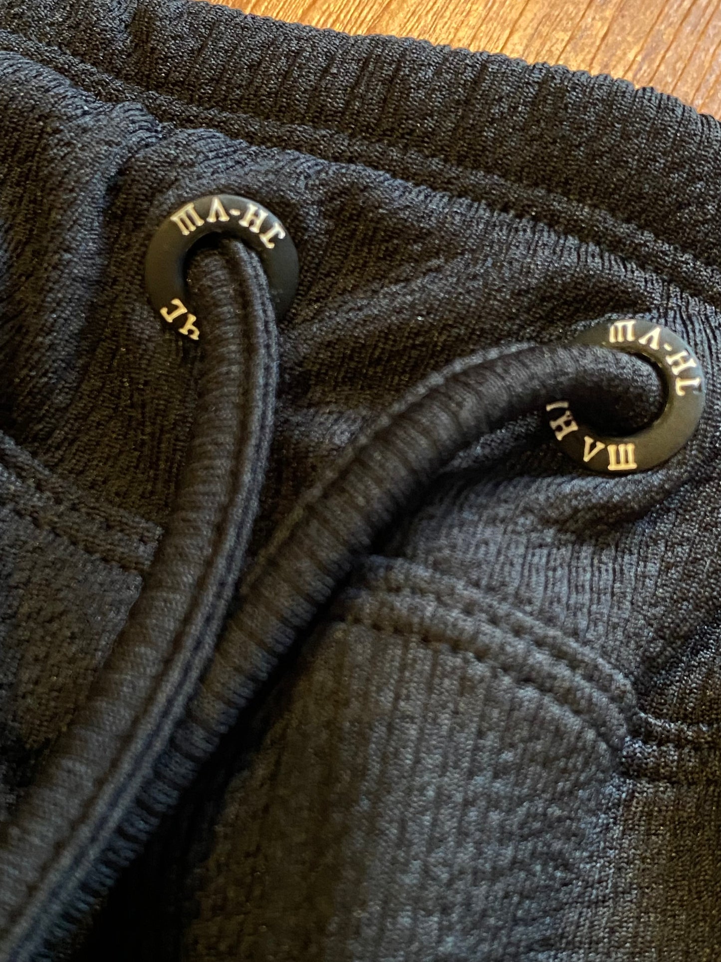 Bermuda Mahe Melborn Preta