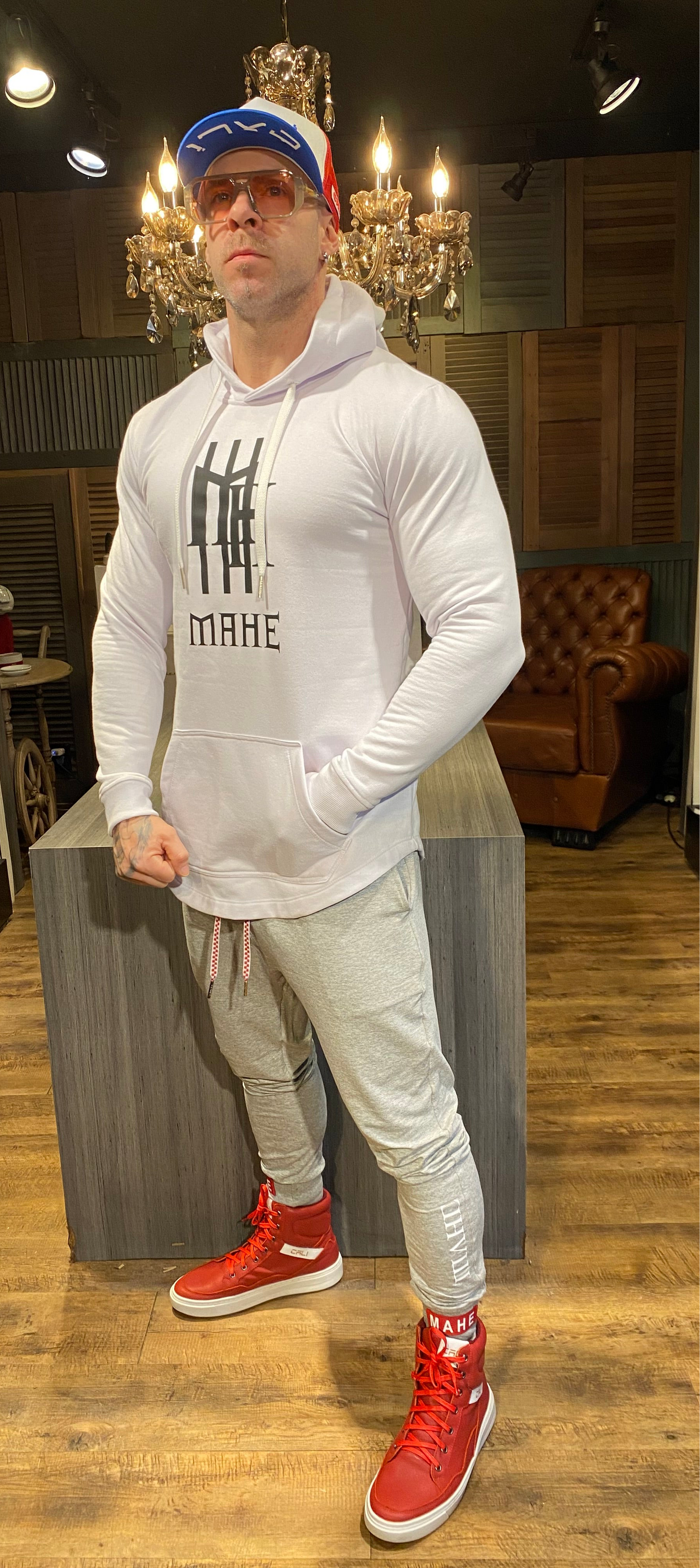 Canguru Mahe White Logo Black