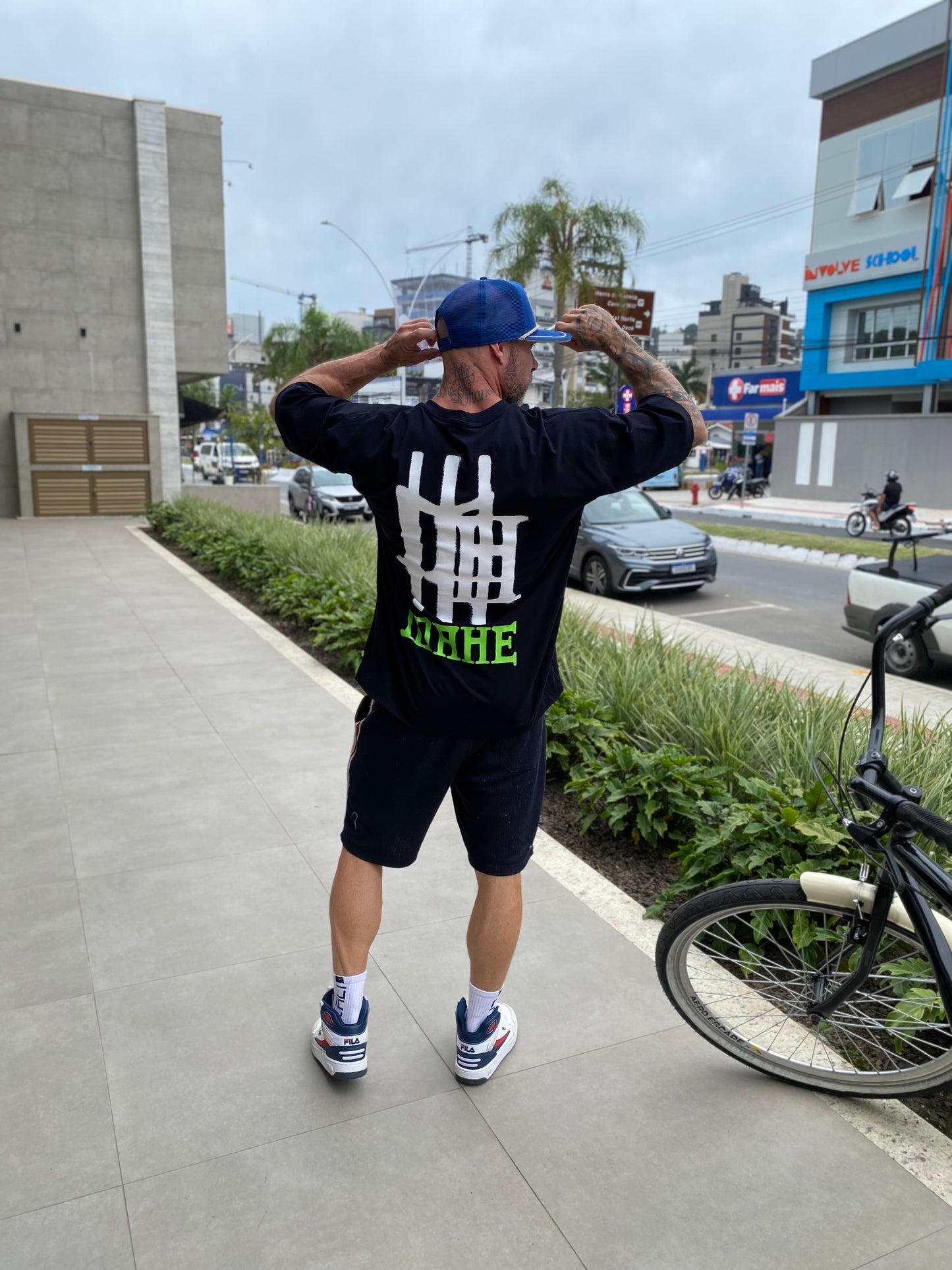 Camiseta Mahe Over Spray Paint White