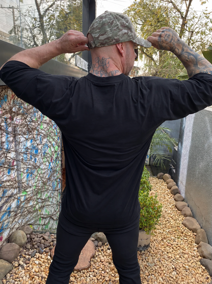 Camiseta Oversized Mahe Preta Lisa