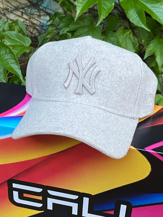 MBoné New Era NY Eframe Bege