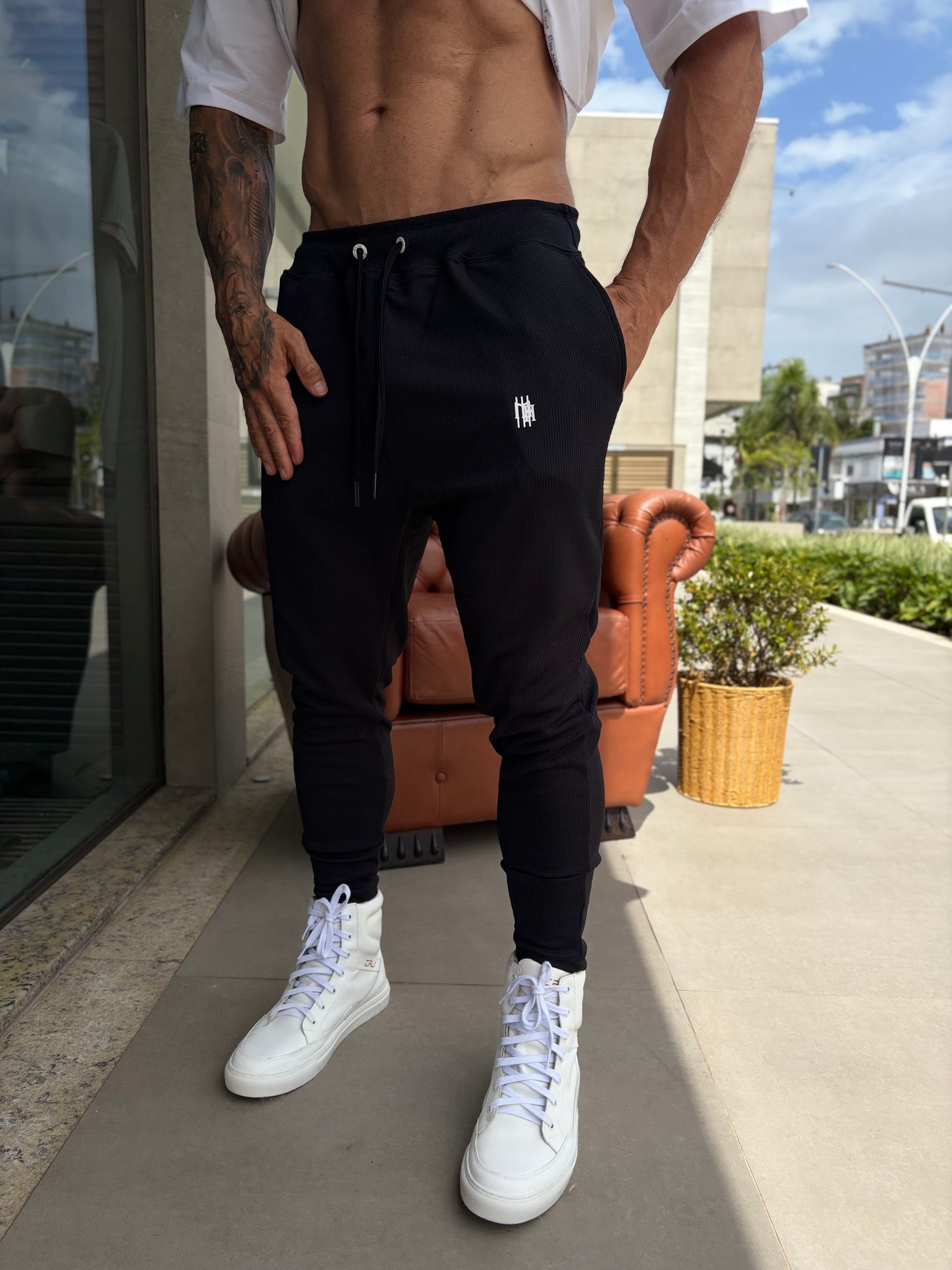 Calça Mahe Skinny Preta Canelada