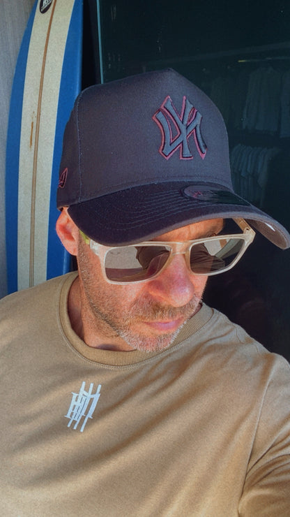 Boné New Era NY Eframe Truker Black Red