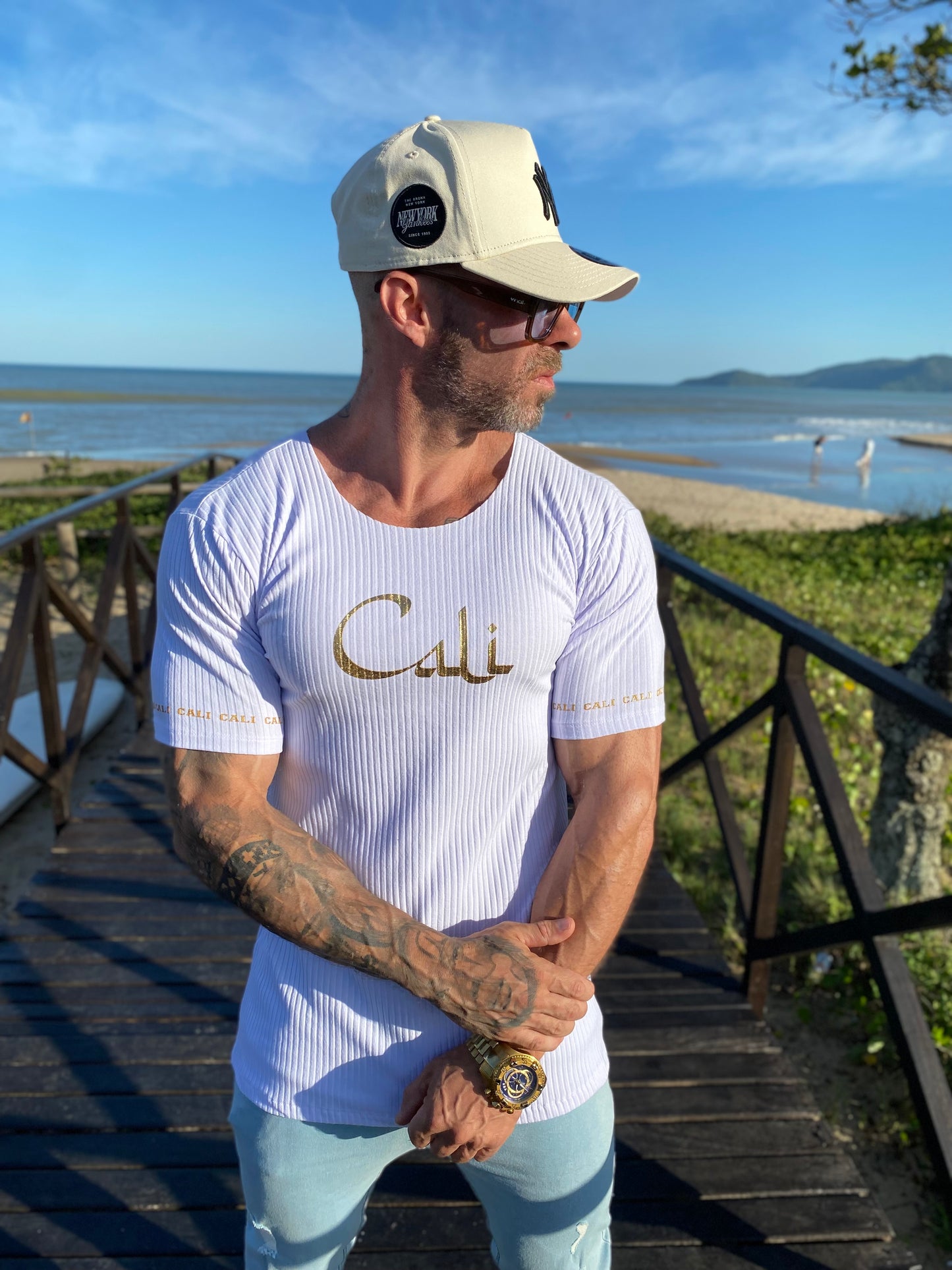 Camiseta Cali Canelada White Gold Árabe