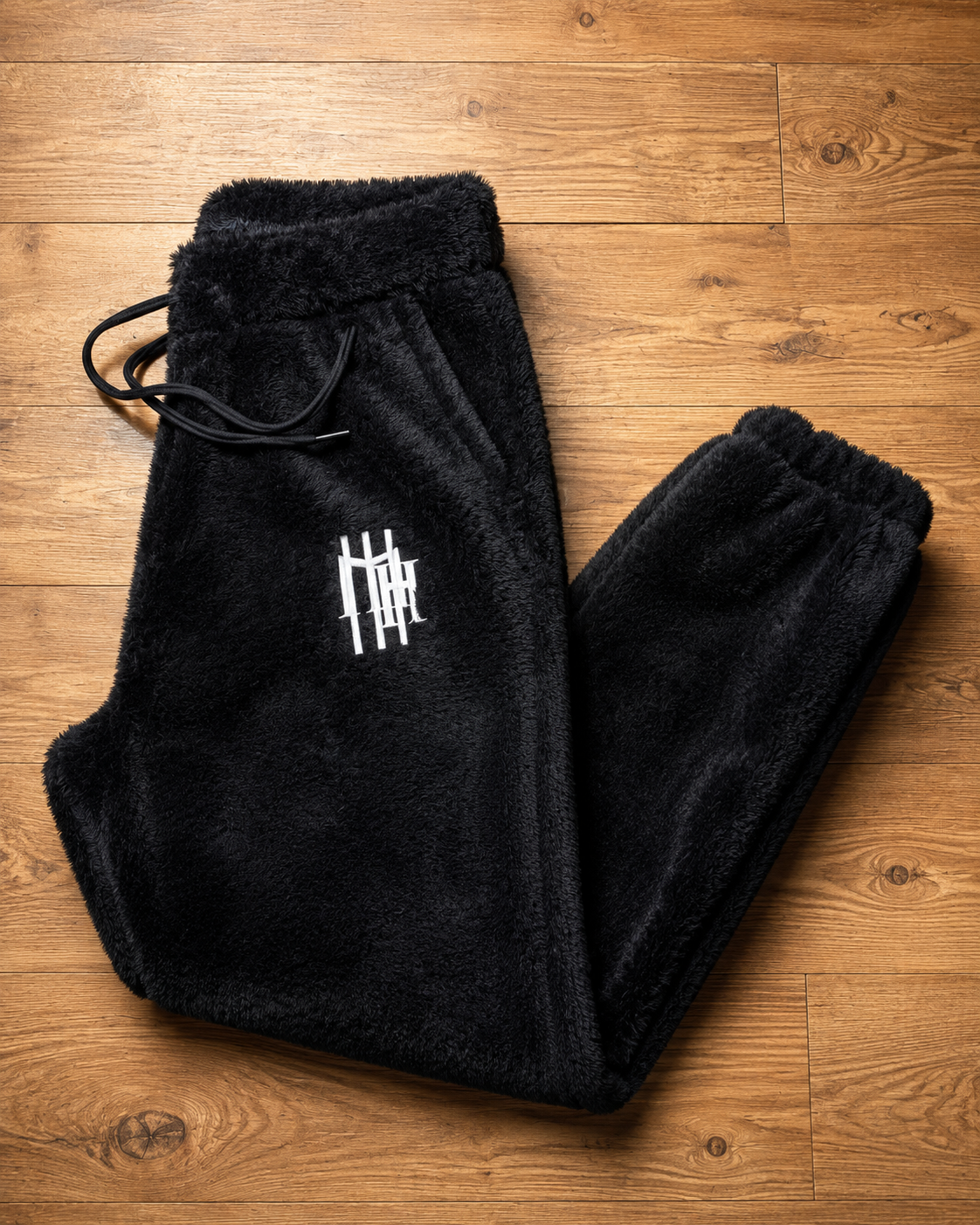 Calça Mahe Peluciada Preta Logo