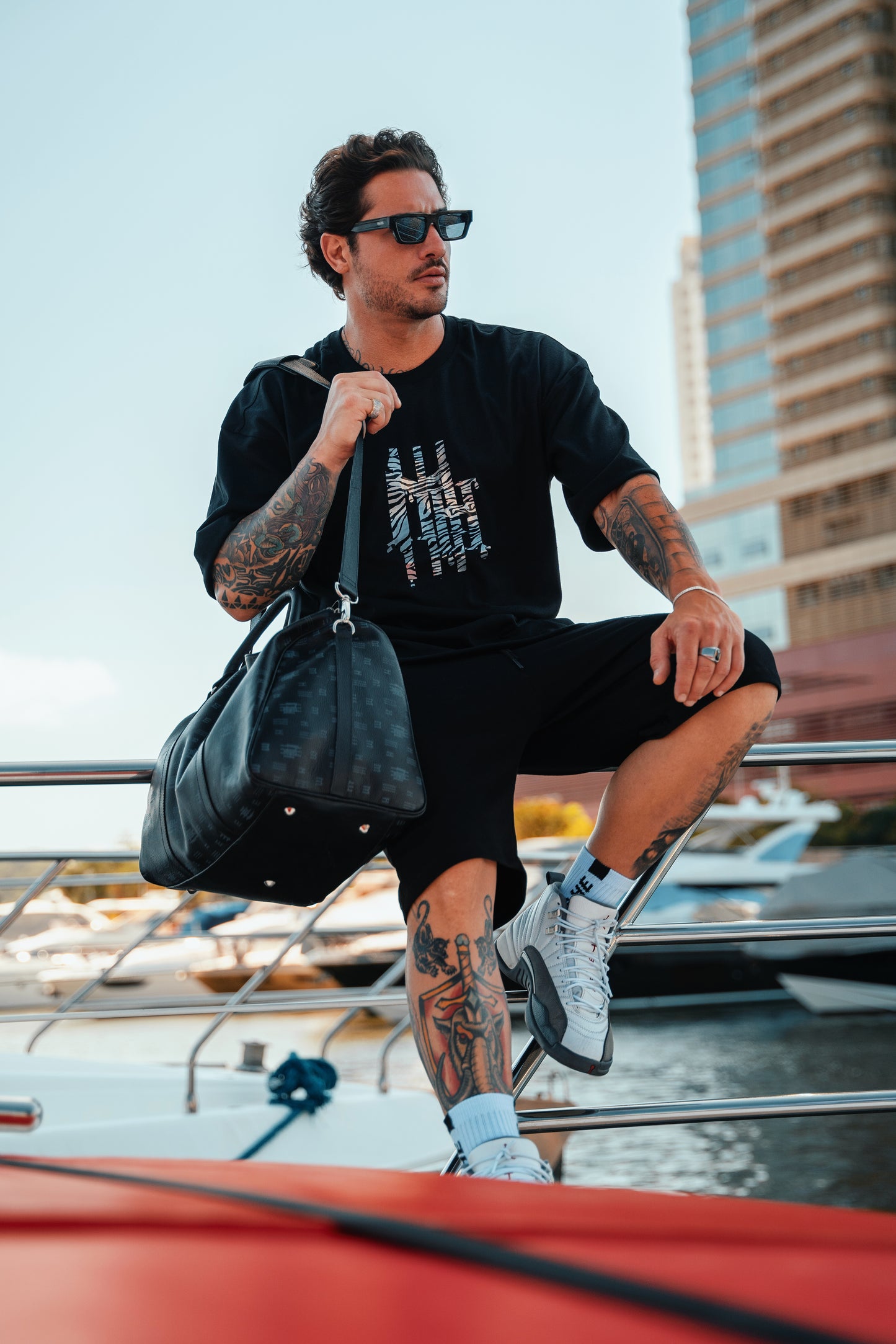 Camiseta Oversized Mahe Black Logo