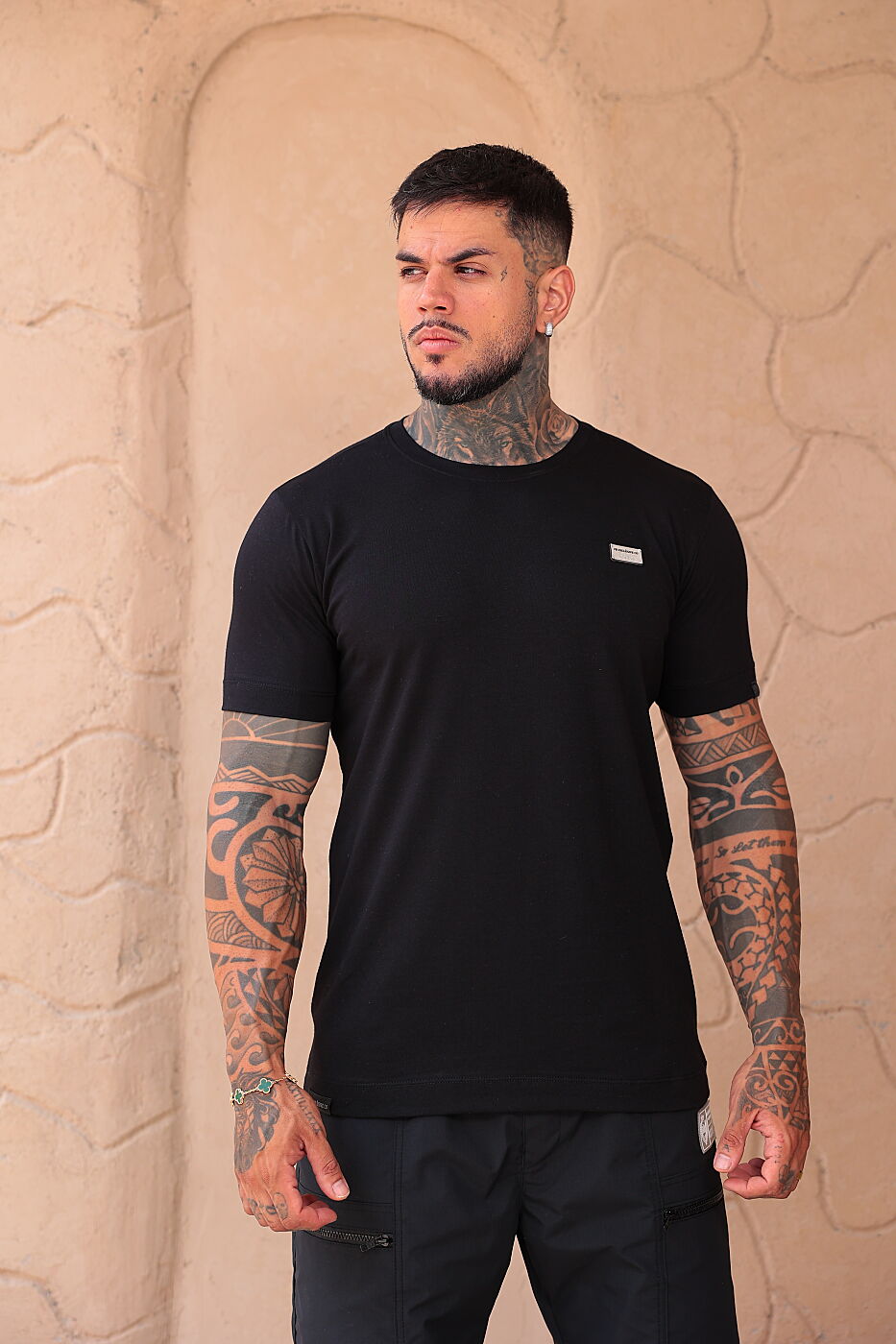 Camiseta Slim Aplique Retangular Preta