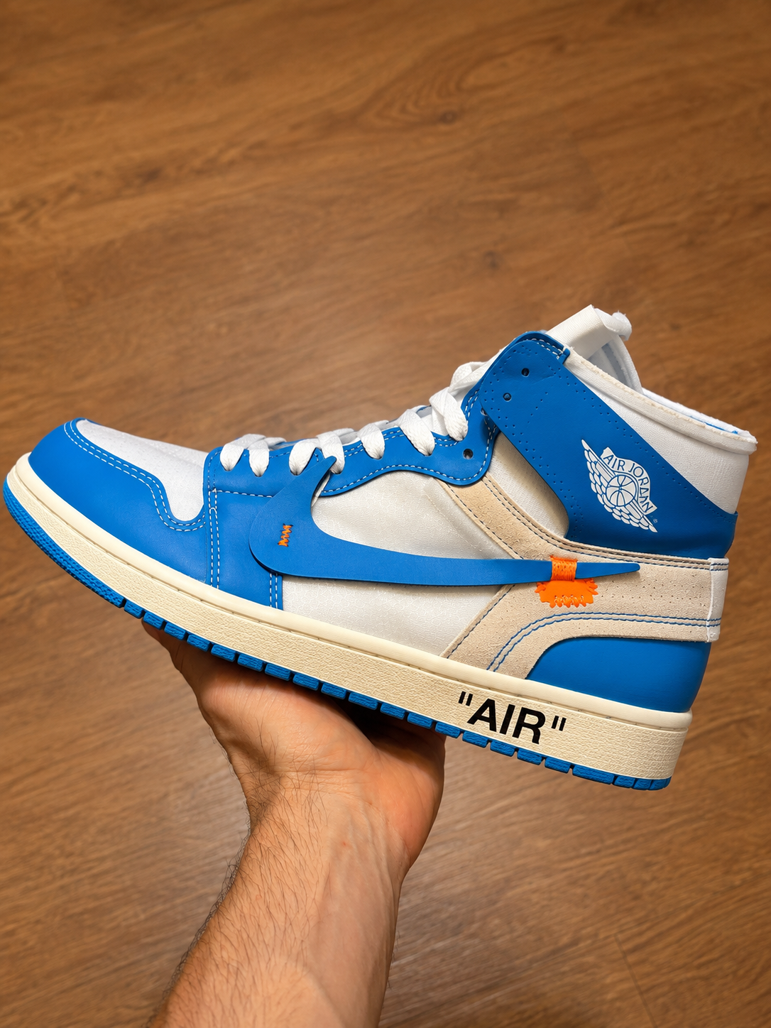 Tênis Nike Air Jordan Off-White x Air Jordan 1 High UNC