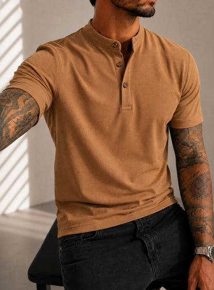 Camiseta Gola Henley Caramelo