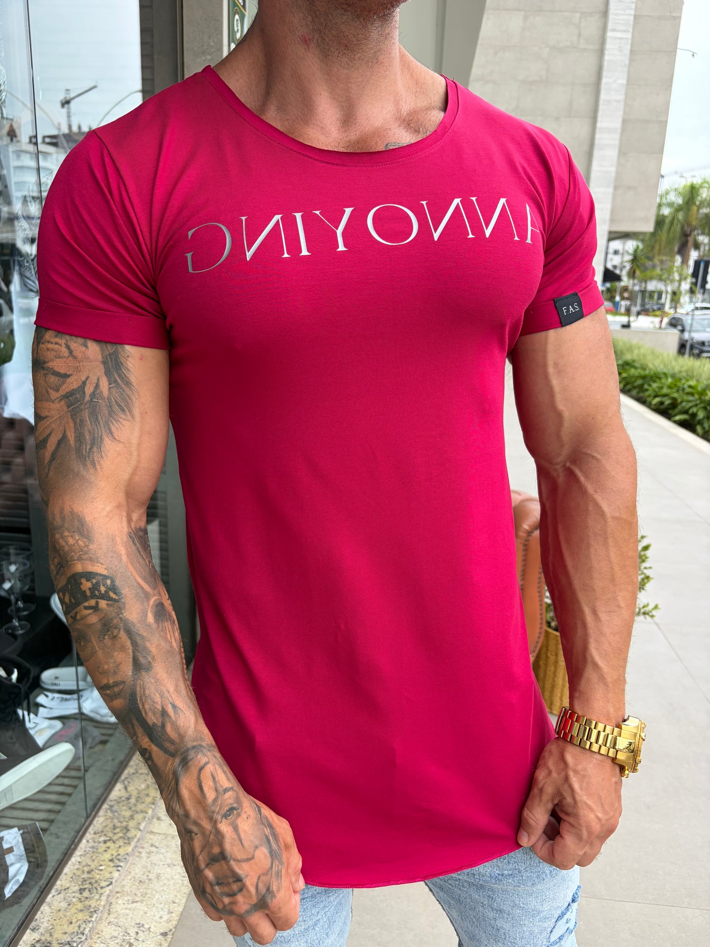 Camiseta Gniyonna - Ruby