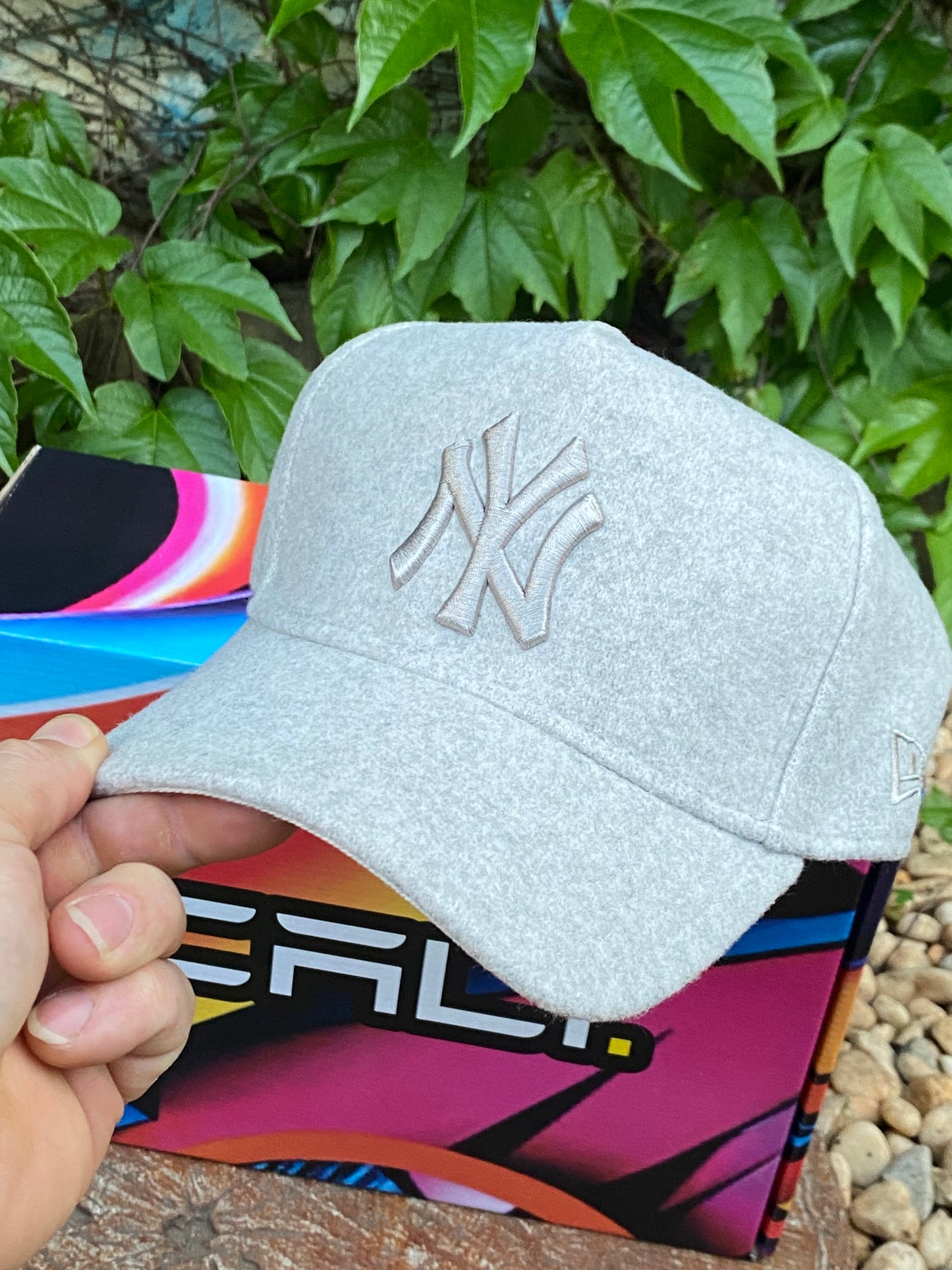 MBoné New Era NY Eframe Bege