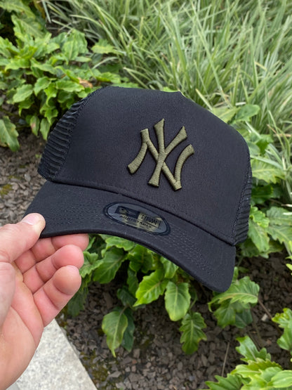 Boné New Era NY Eframe Truker