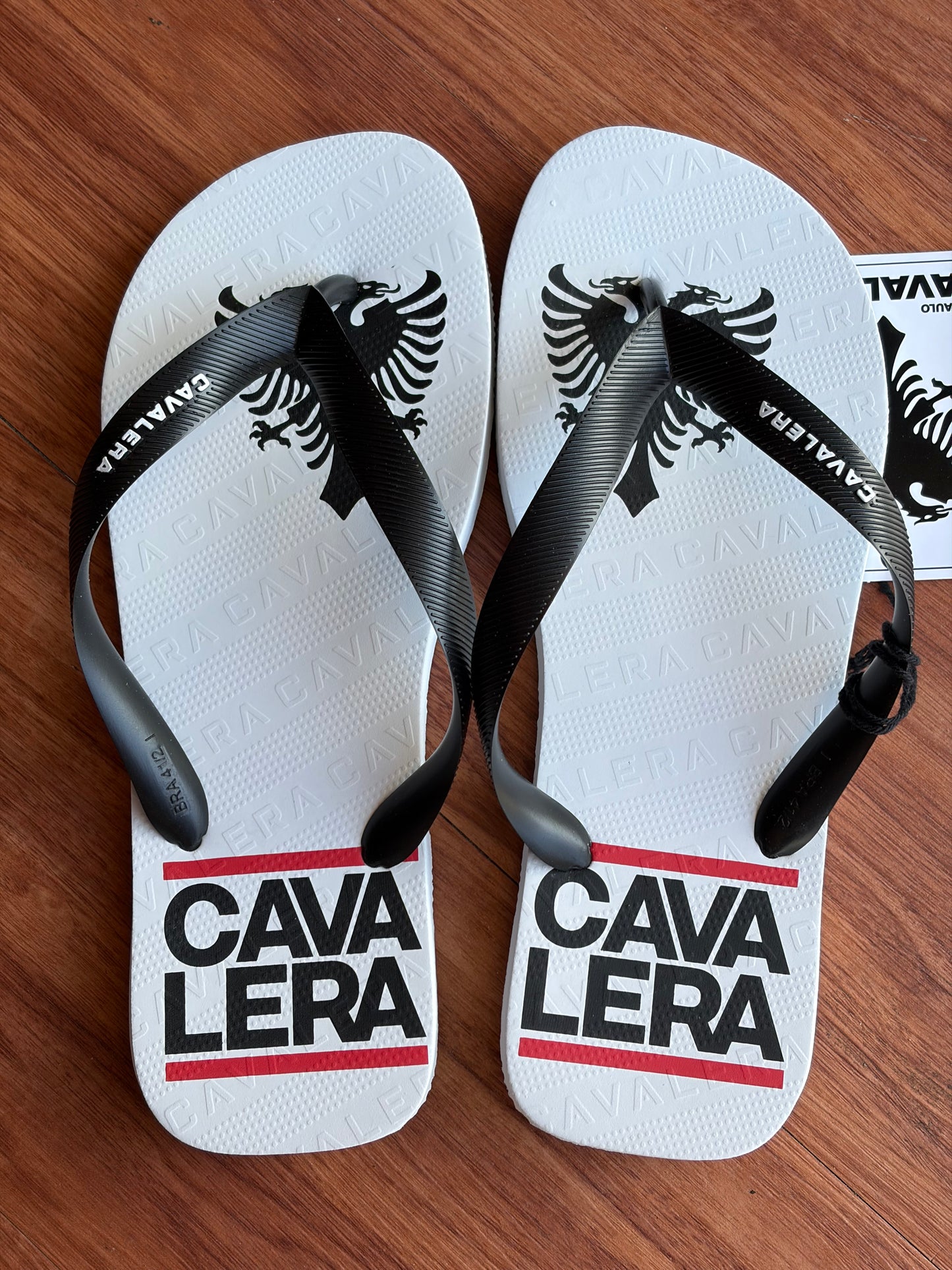 Chinelo Cavalera Black White