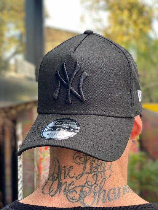 Boné New Era NY Preto