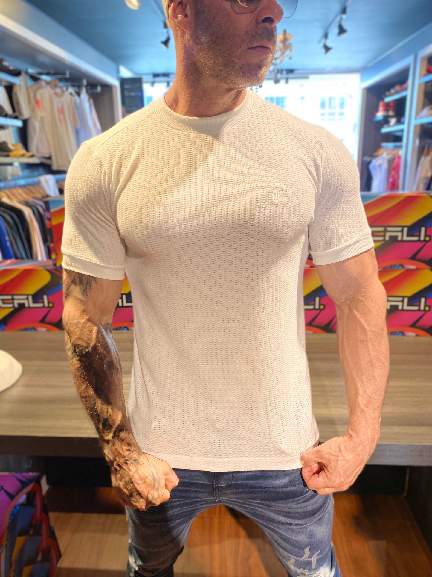 Camiseta Celebrate White