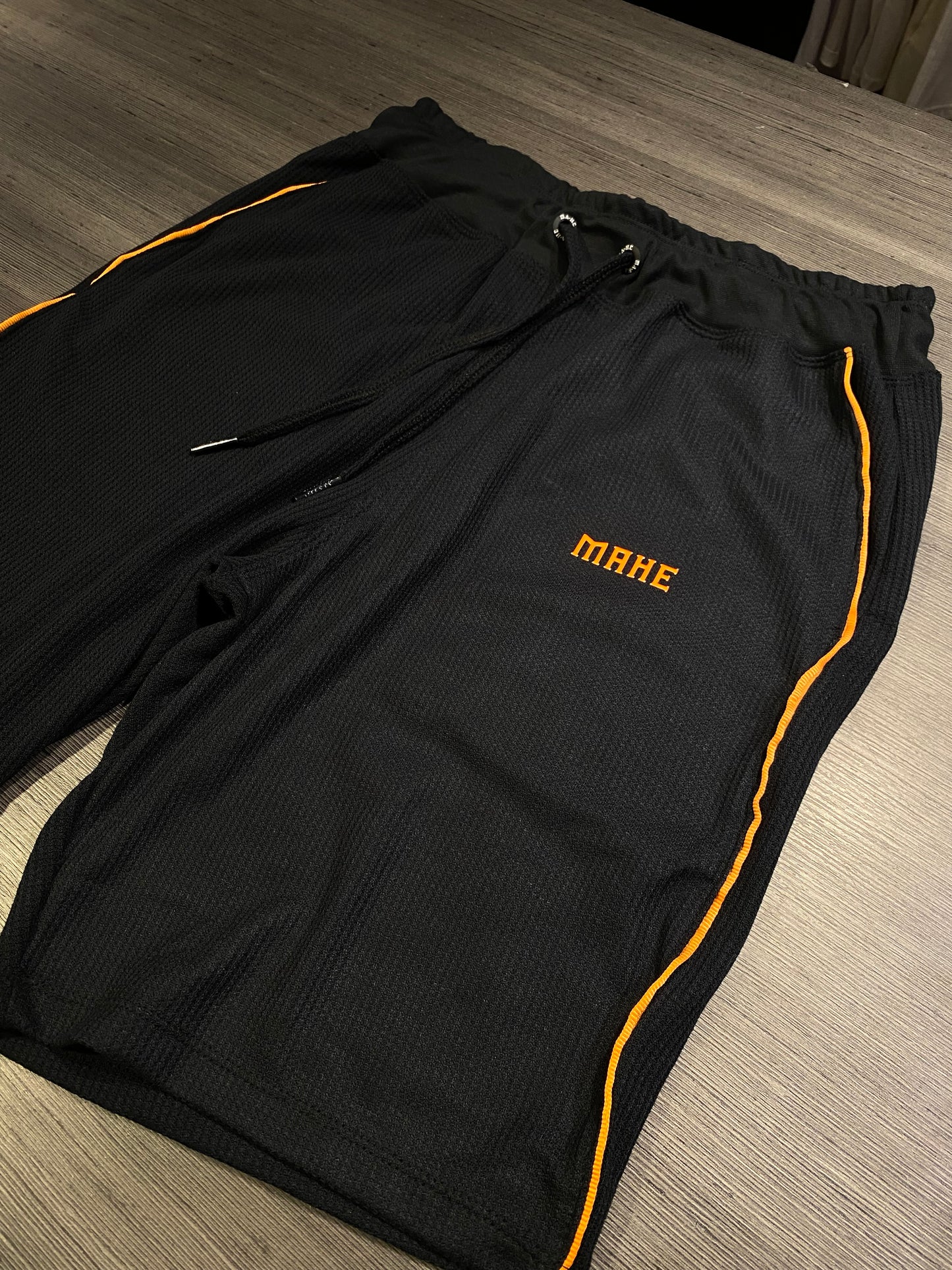 Conjunto Mahe Black/ Orange