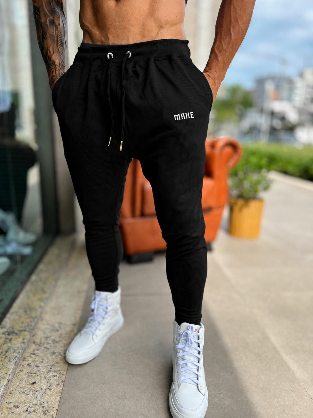 Calça Mahe Skinny Preta Canelada Logo