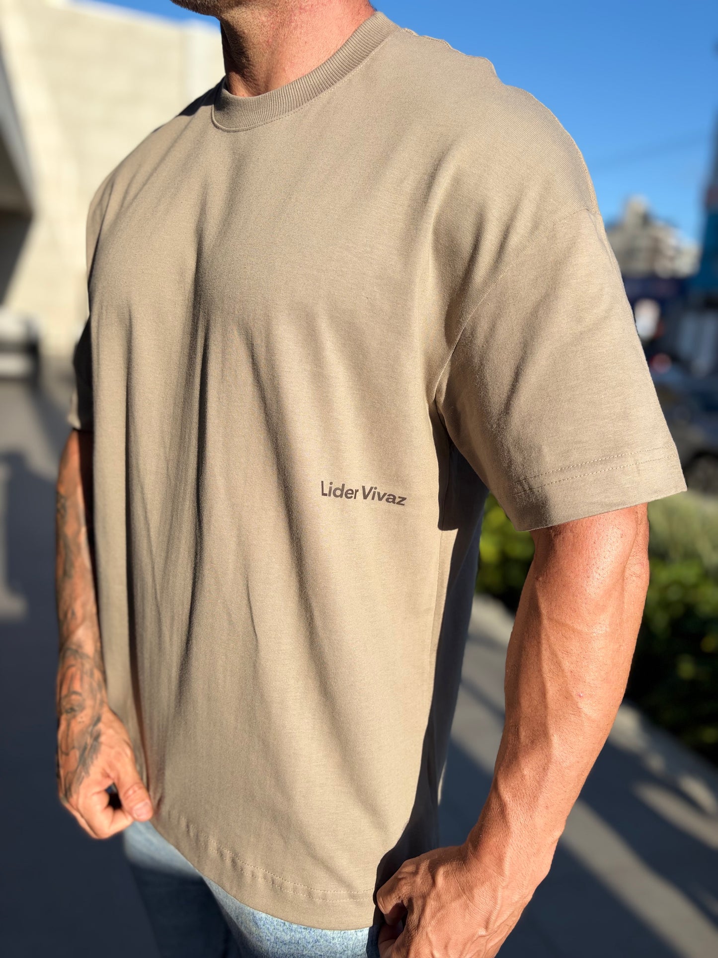 Camiseta Oversized LV Minimalism Bege