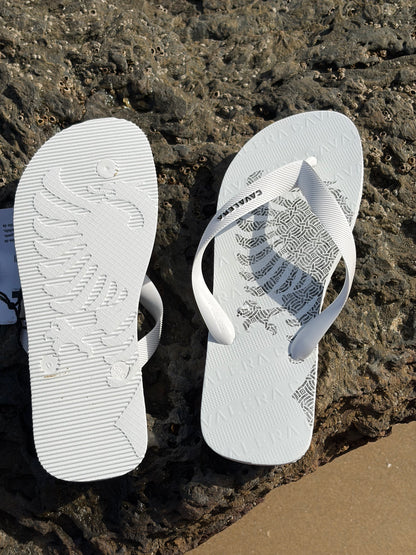 Chinelo Cavalera Águia Logo