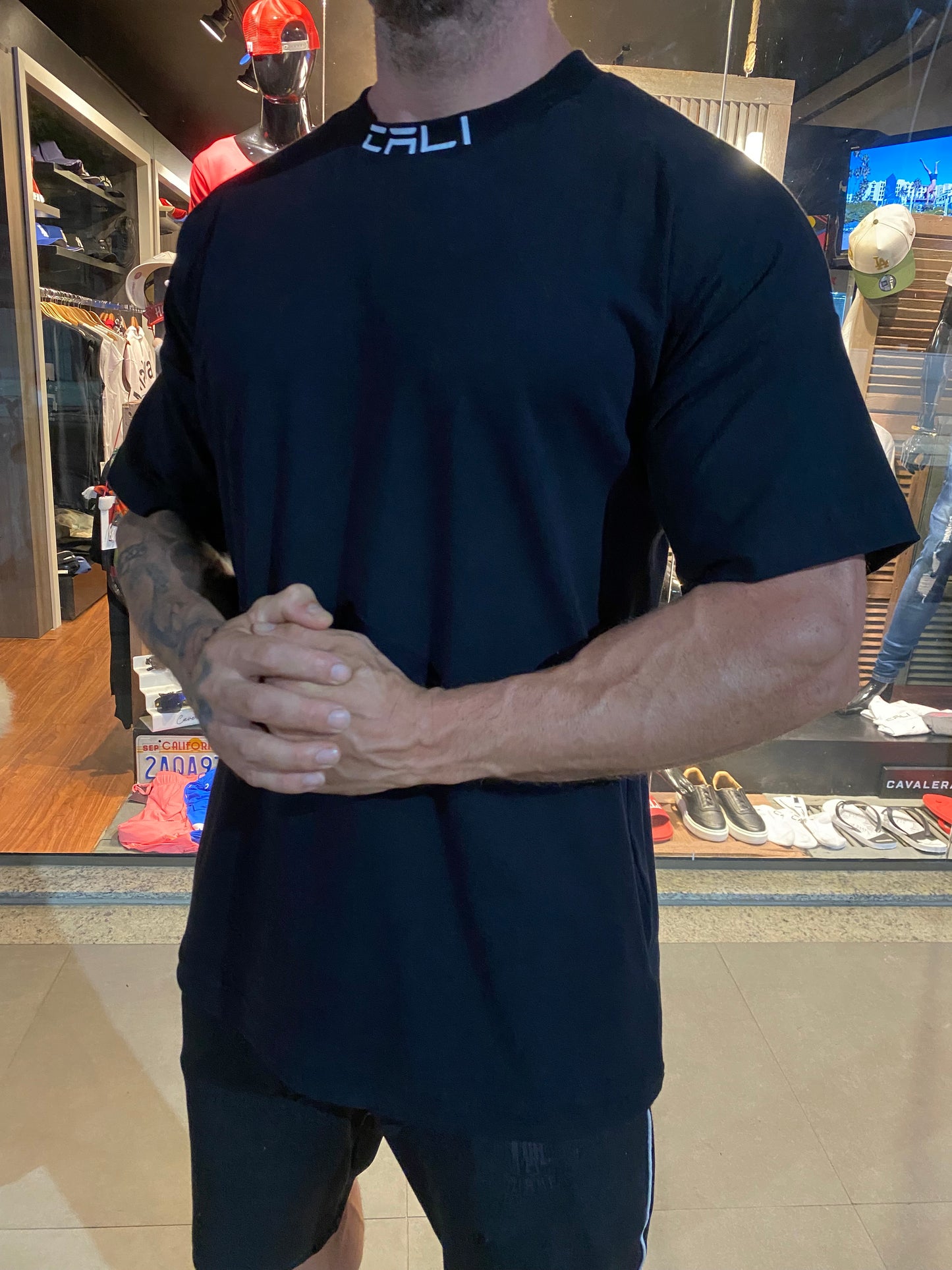 Camiseta Cali Over Black