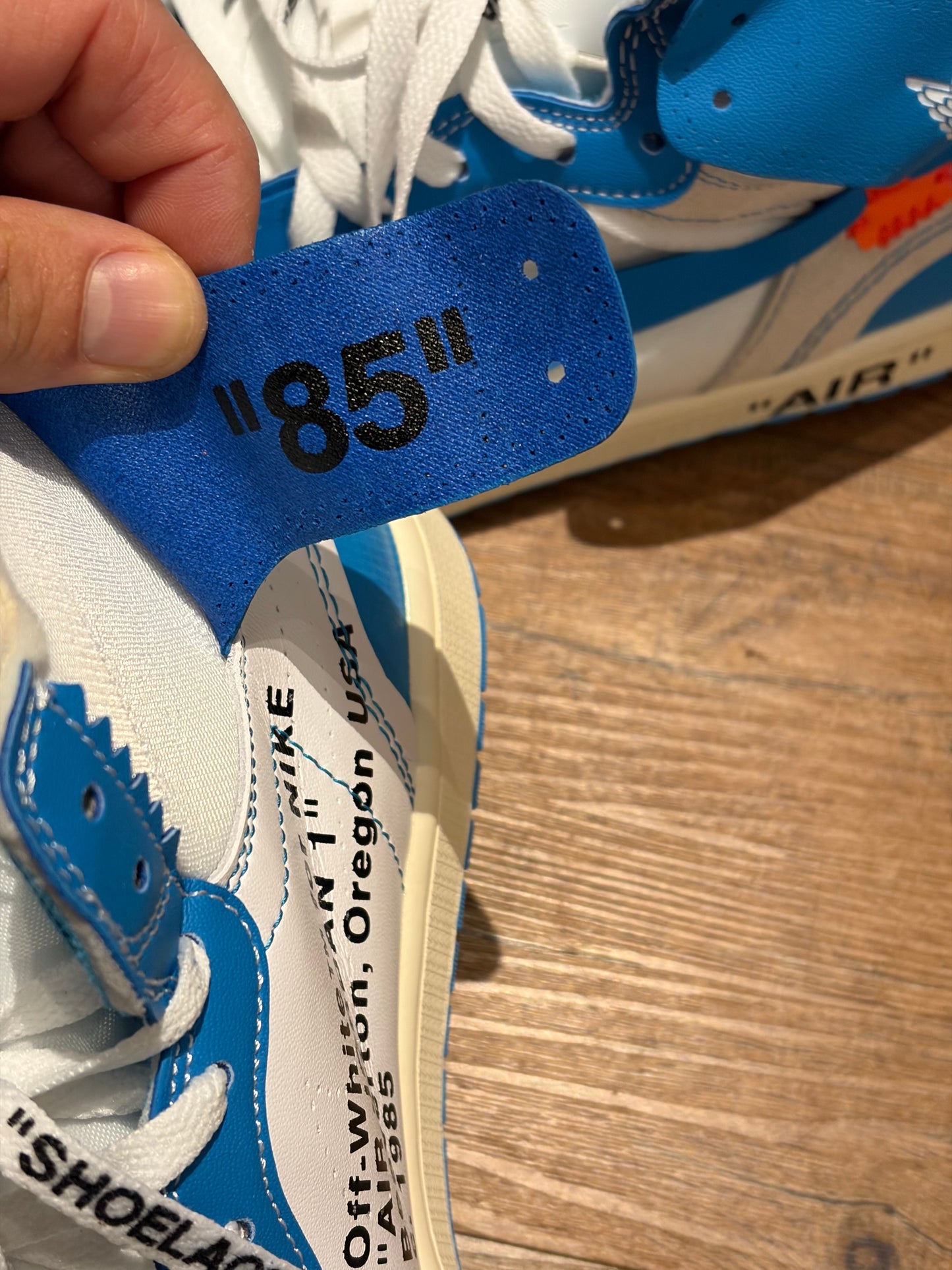 Tênis Nike Air Jordan Off-White x Air Jordan 1 High UNC