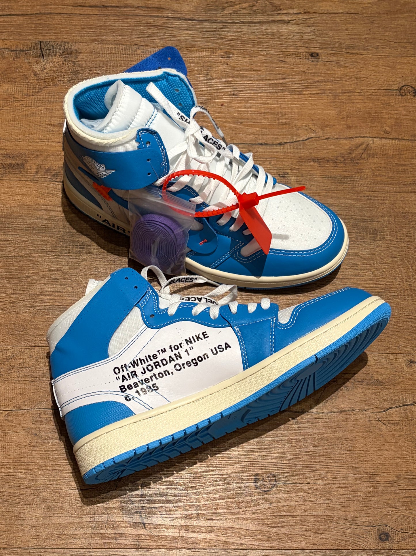 Tênis Nike Air Jordan Off-White x Air Jordan 1 High UNC