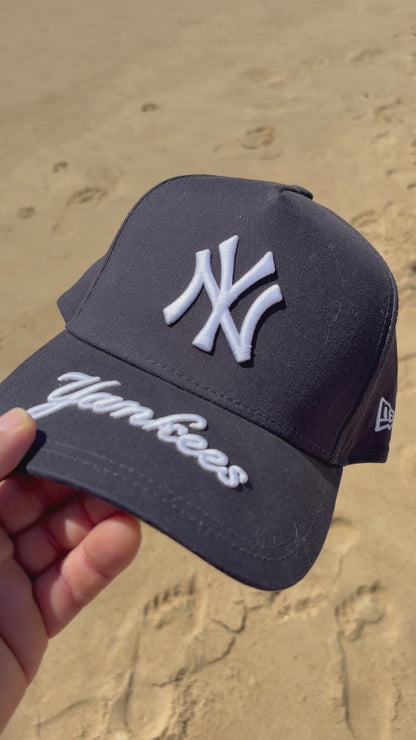 Boné New Era Yankess Marinho Branco