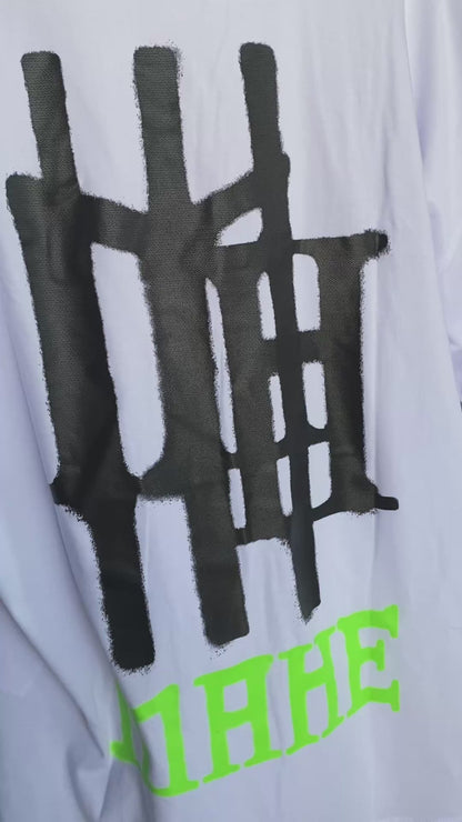 Camiseta Mahe Over Spray Paint White