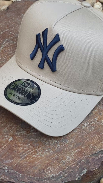 Boné NY Yankees Beige