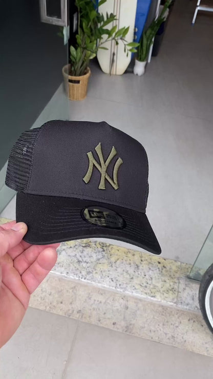 Boné New Era NY Eframe Truker