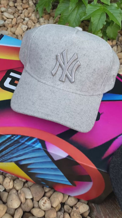 MBoné New Era NY Eframe Bege